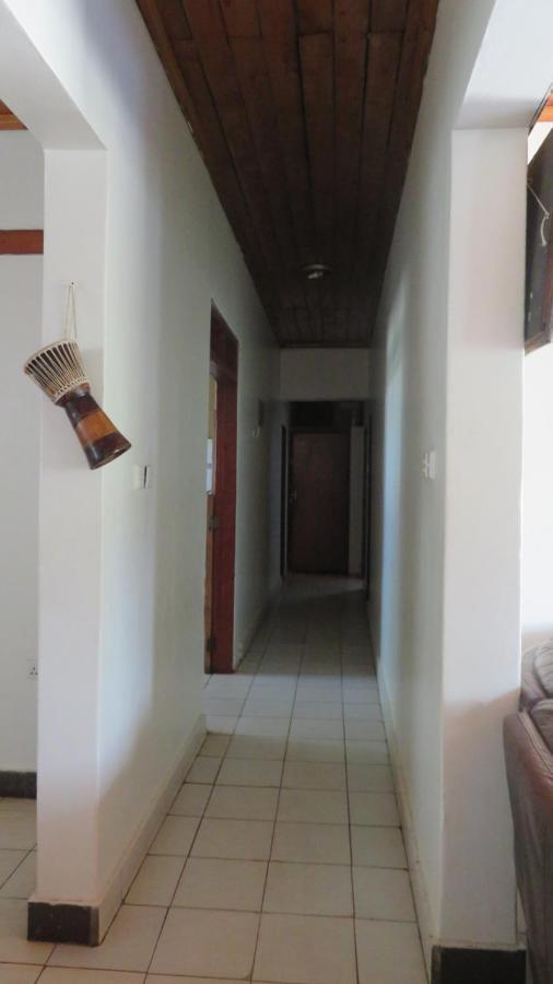 Global Village Hotel Pakwach Luaran gambar