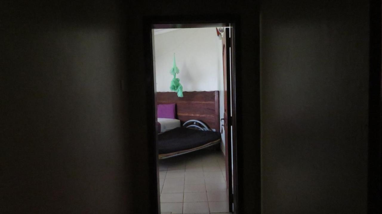 Global Village Hotel Pakwach Luaran gambar