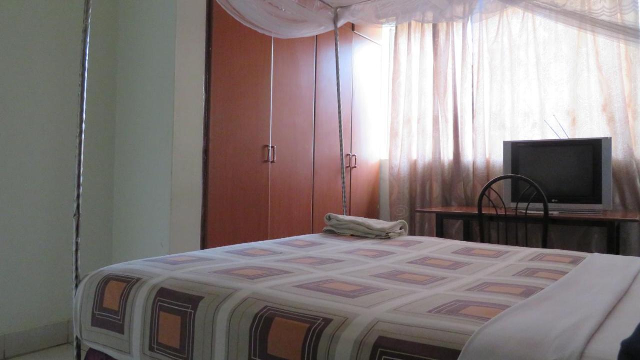 Global Village Hotel Pakwach Luaran gambar